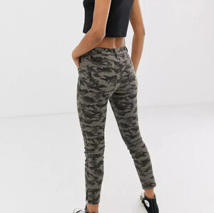 Blanknyc camo utility pants size 29 womens green